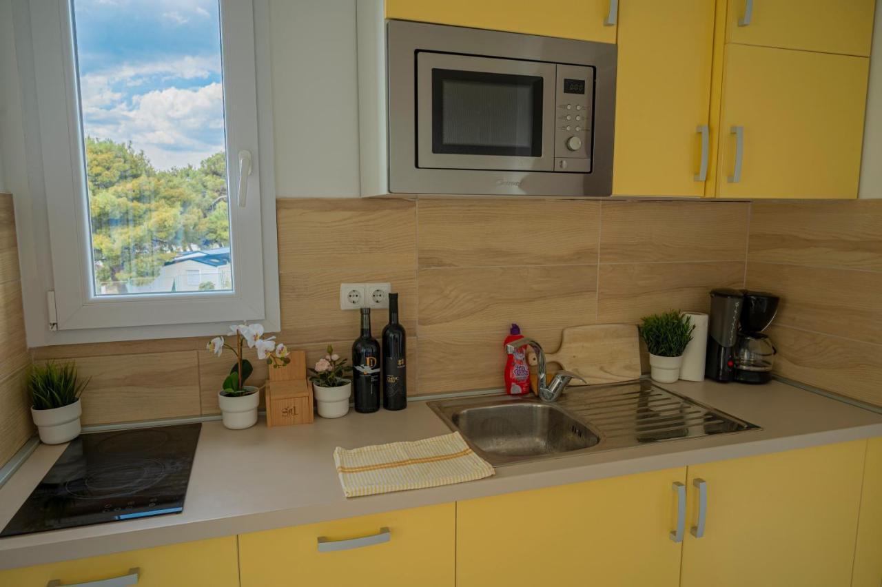 Beach Apartments Marijana Водице Екстер'єр фото